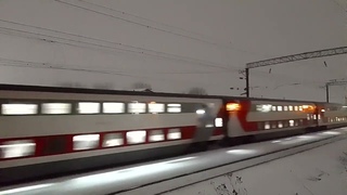 ЭП20-... Летит с поездом “Карелия“  по 400 километру. Петрозаводск.