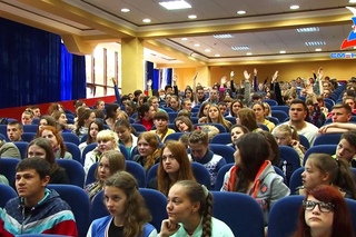 “Для современной молодежи свойственно клиповое мышление“ .Лекция о масс- медиа заместителя декана факультета медиакоммуникаций и мультимедийных технологий ДГТУ Дениса Дубовера