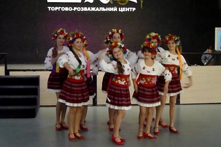 Академия танца “Eastwest“ - танец “Украина“