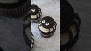 Easy Spider Oreo Cupcake Decorating Idea