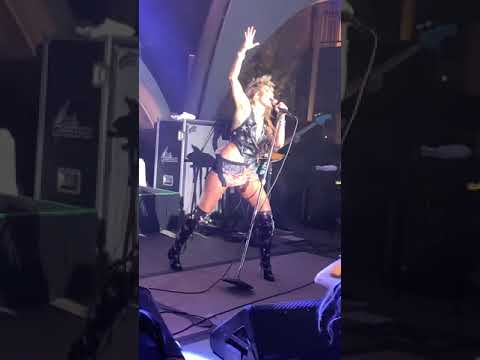 Miley Cyrus 4th of July Front Row POV Edge of