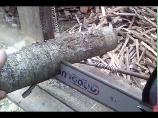 простое приспособление для распилки дров в одиночку
