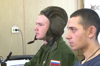 Отслужившие солдаты-срочники встретились с военкомом и призывниками