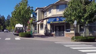 Driving in Qualicum Beach Downtown / City Centre - Slow Life on Vancouver Island - Canada