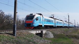 ЭП2Д 0123 с сообщением Джанкой - Симферополь отправляется с о.п. 1457 к.м и встречная ЭД4М 0417