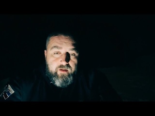 Vo svojej skri sed mal bbka.