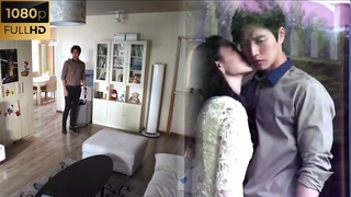 Movie! The moment she caught him cheating, she left without a trace, leaving him desperate and alone