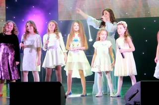 Маріанна Ільків та ILkiv school - Цікавий світ (живий звук)