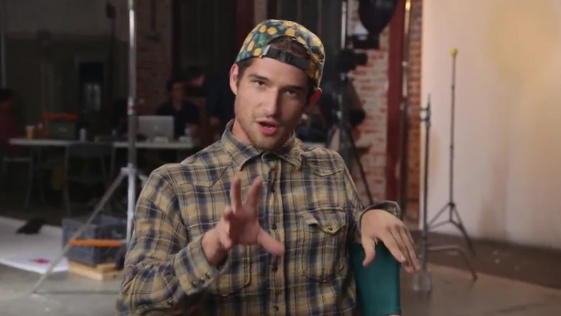 Gigi Hadid vs. Tyler Posey ( Preshow) Lip Sync