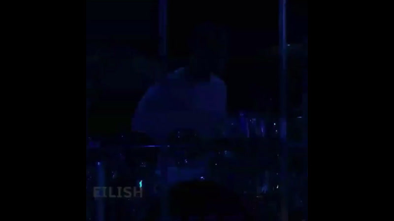 billie performing ilomilo at life is beautiful in las