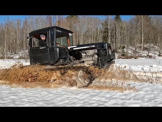 ДТ75 на японском V8 и ЗИЛ 157 кто быстрее едет по болоту