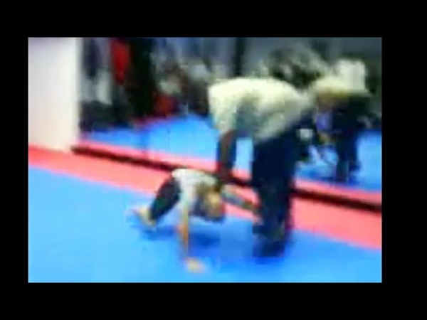 Professional MMA and Jujitsu fighters vs Bigger