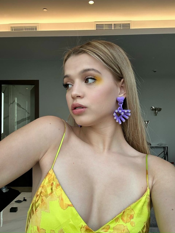 ФОТО ЗВЁЗД С ФАНТАСТИЧЕСКИ КРАСИВЫМ ЗАДНИМ ПЛАНОМ Новое Радио Дзен