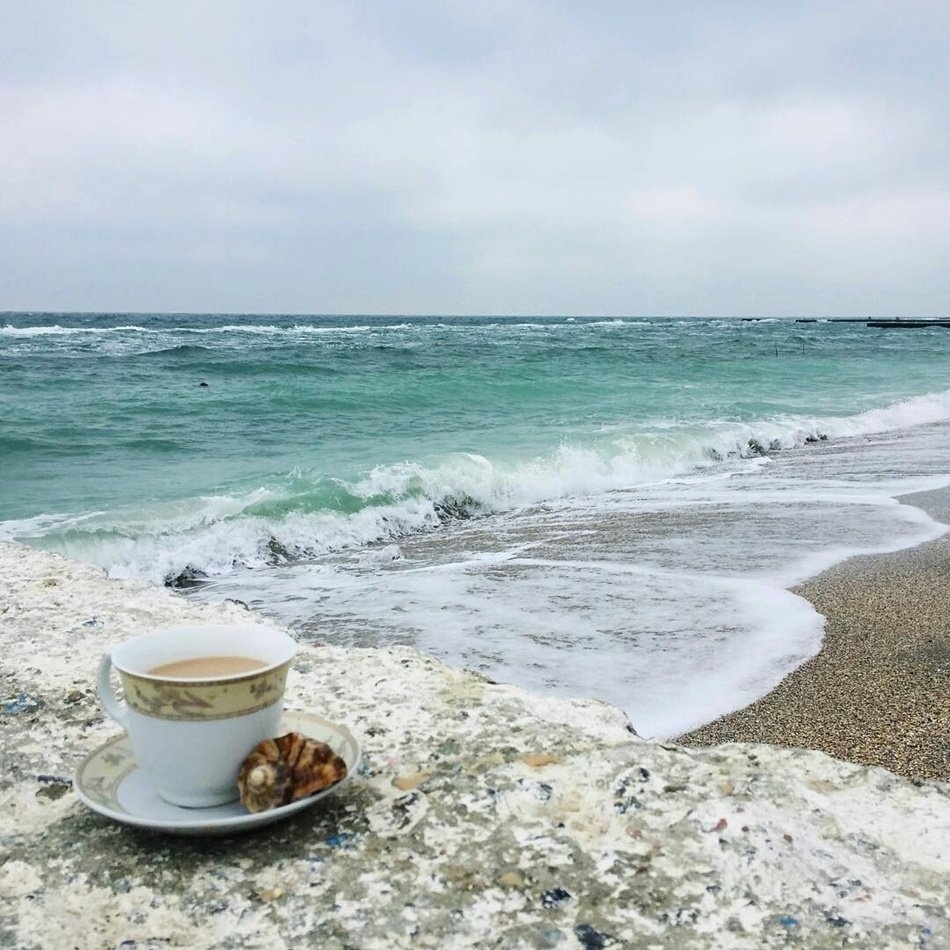 Доброе утро пляж. Кофе и море. Кофе на берегу моря. Чай на берегу моря. Фото с добрым. Доброе утро пляж. Кофе и море. Кофе на берегу моря. Чай на берегу моря.