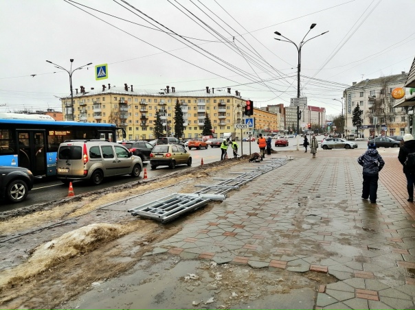 2005-ый год. Площадь Капошвара. Источник: прислал Роман Желудов #Тверь #БА #площ