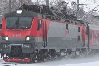 Электровоз ЭП20-042 со скорым поездом №143 “Кисловодск - Москва“