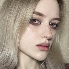 Анна Ворт