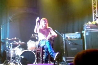 Language Warning Puddle of Mudd SPLIT - Lead singer Wes Scantlin breakdown at Doncaster