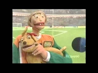 Nas Garras da Patrulha - Jogador Chico Pezão entra em campo com a cachorrinha Jupira
